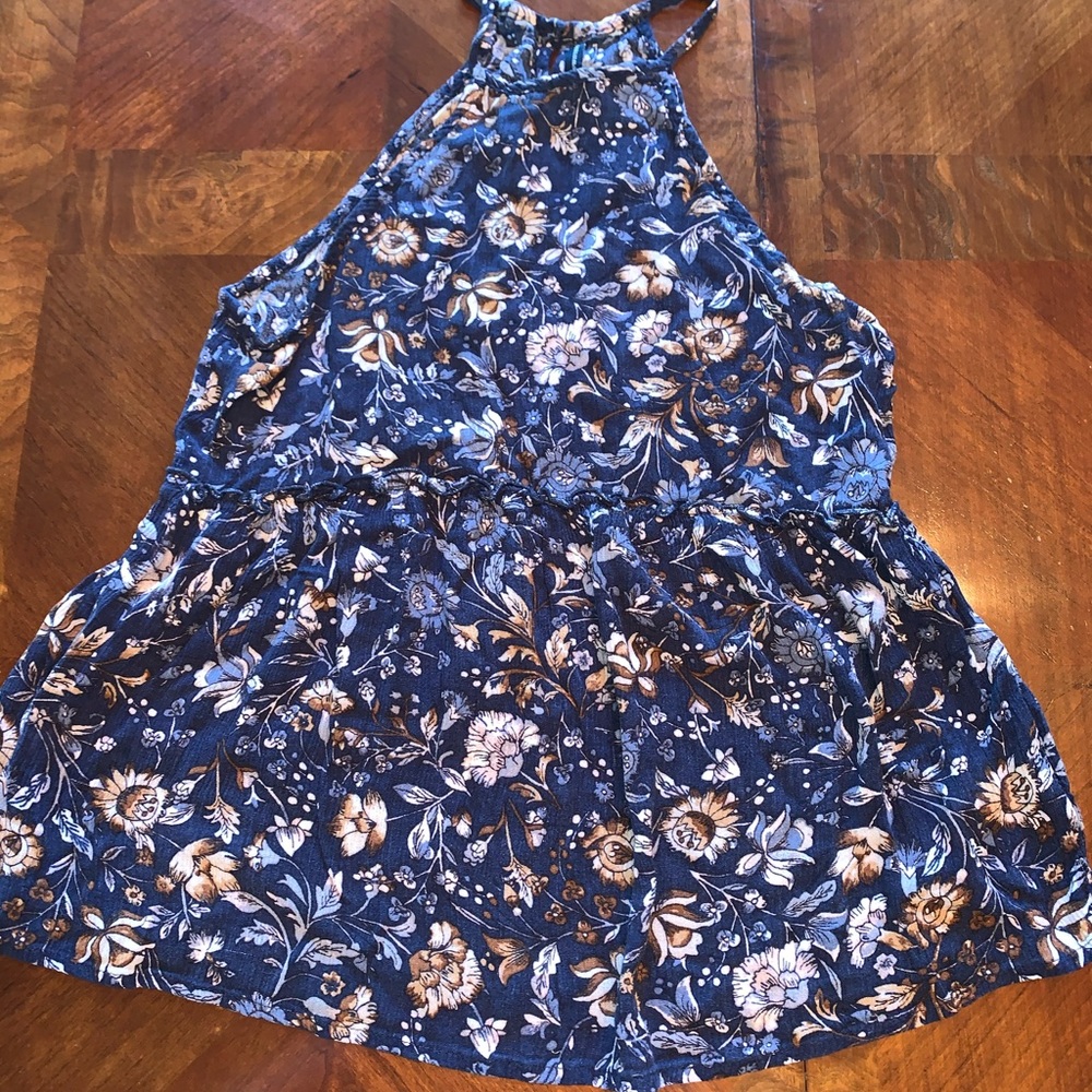 Floral navy blue flowy tank